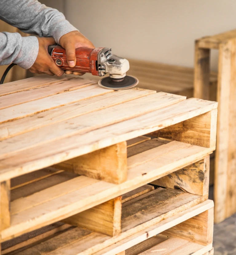 Wyrównywanie palet szlifierką kątową